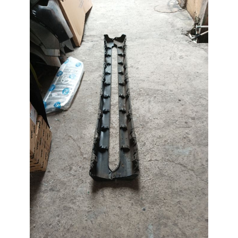 side skirt bodykit samping innova 2005 - 2015 original
