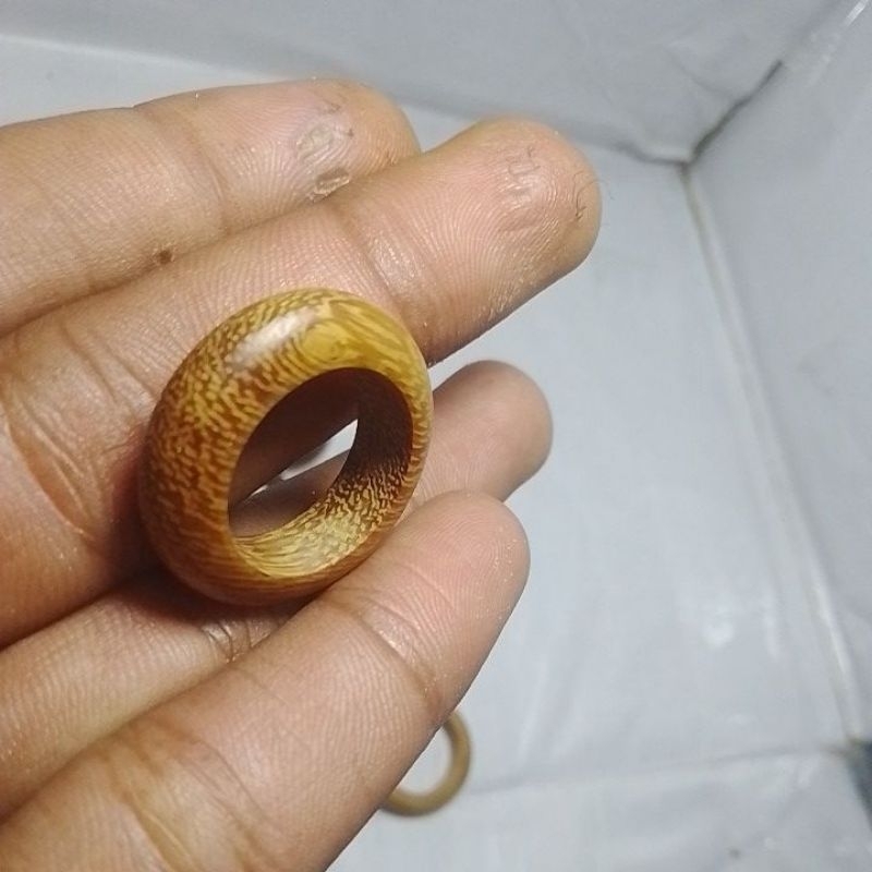 cincin kayu kelor emas