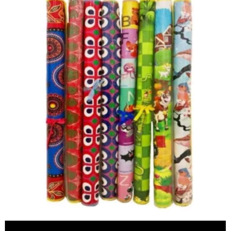 Tikar spon motif karakter