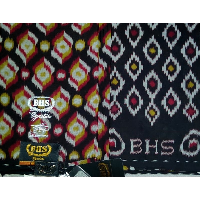 sarung bhs signature gold kawung tumpal dua warna dasar hitam
