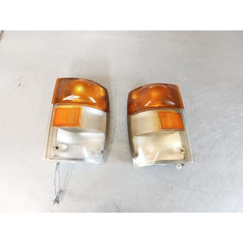Lampu sein sen reting depan Izusu ELF NHR 55 NKR 58 66 original Koito copotan sepasang