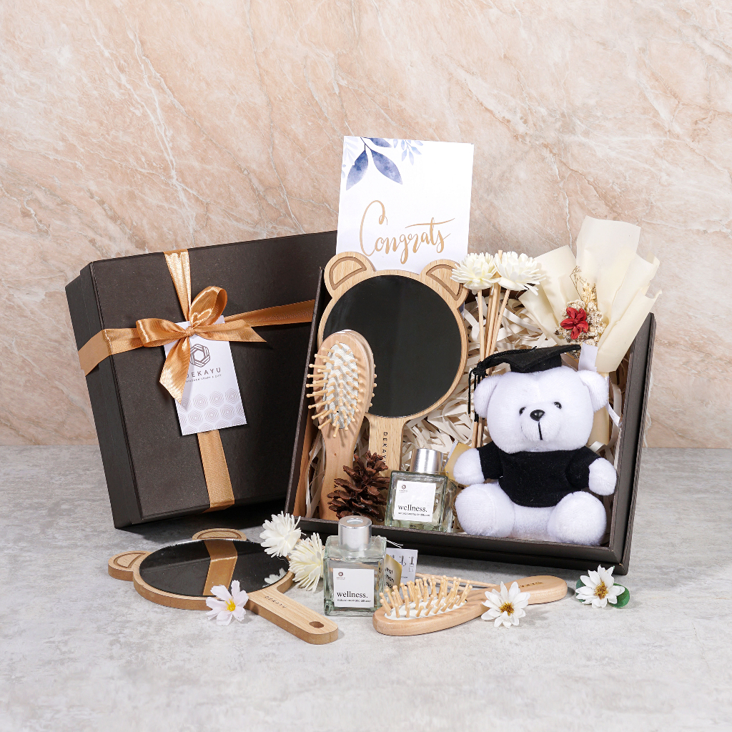 

Hampers Wisuda Aydin / Kado Kelulusan / Graduation Gift / FREE Ucapan