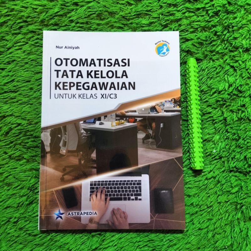 ORIGINAL BUKU OTOMATISASI TATA KELOLA KEPEGAWAIAN PEGAWAI KELAS 11 C3 SMK