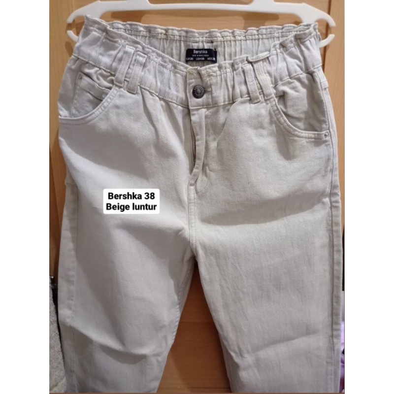 bershka high waist mom jeans 38 beige LUNTUR