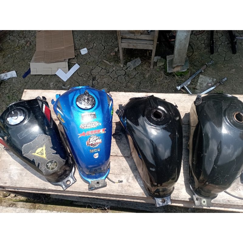 Tangki megapro mono original copotan motor belum bocor/tambalan