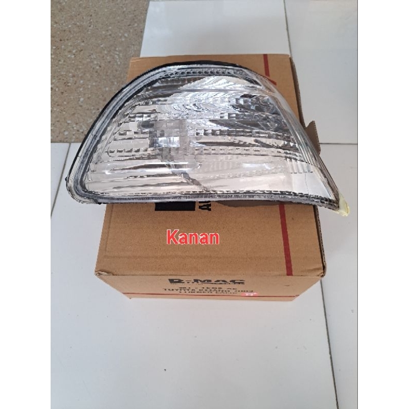 Lampu Sen Kijang Kapsul Efi Kanan 2003/ 2004 Kijang LGX LSX Corner lamp Korner lampu sein depan samp