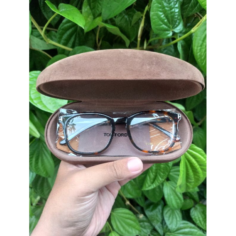 kacamata vintage merk Tom Ford Cat Eye TF5866 002 Italy