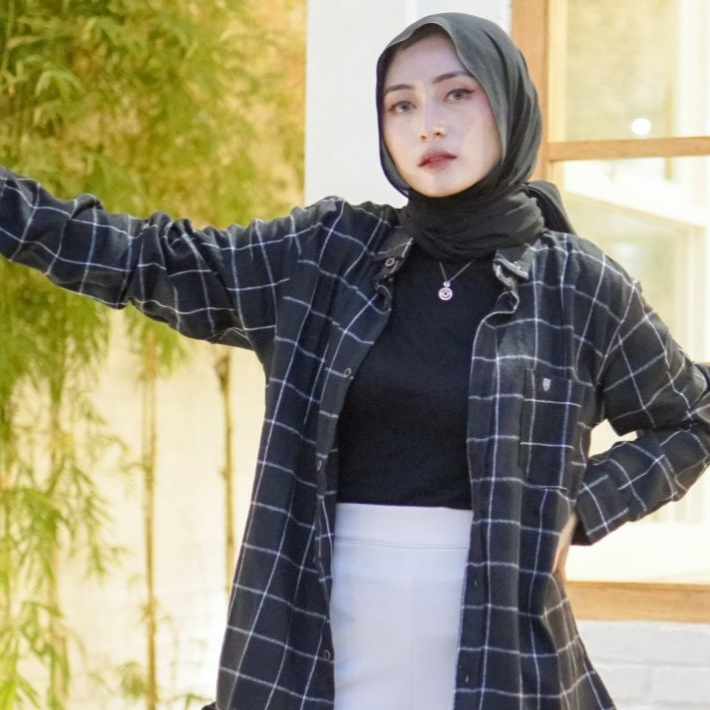 Outfit Baju Kemeja Flanel Pria Lengan Panjang / Outer Baju Atasan Kotak Kotak Lengan Panjang Wanita Ootd Baju Lebaran Perempuan Muslim Kemeja Kiyowo Korean Style Kekinian 2023