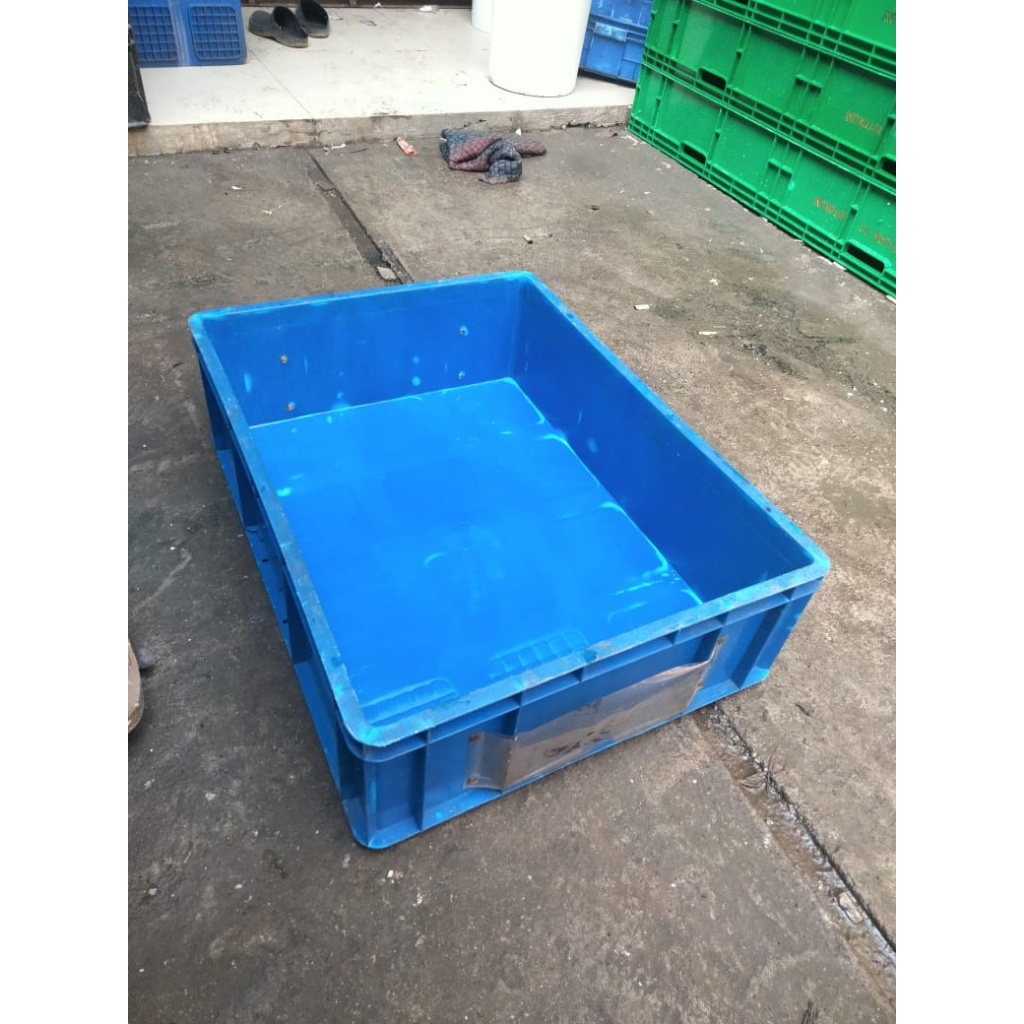 Box rapat container plastik 6675/Bak container plastik bekas 6675 bekas