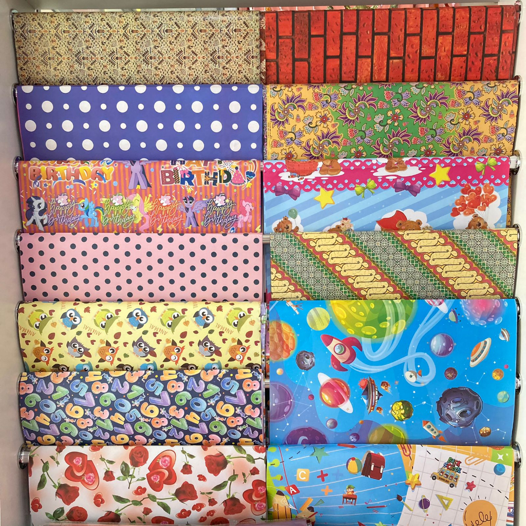 

[1PCS] 1 Lembar Kertas Kado Aneka Motif Karakter (65x50/70 gsm)