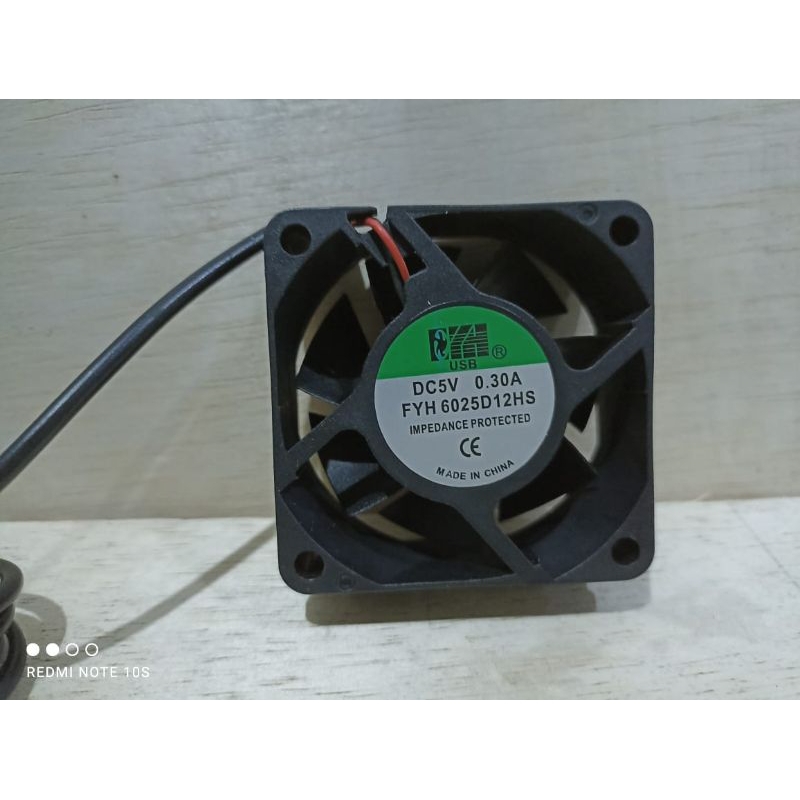 Fan DC 5Volt 0.30A 6X6 8X8 cm Plus USB