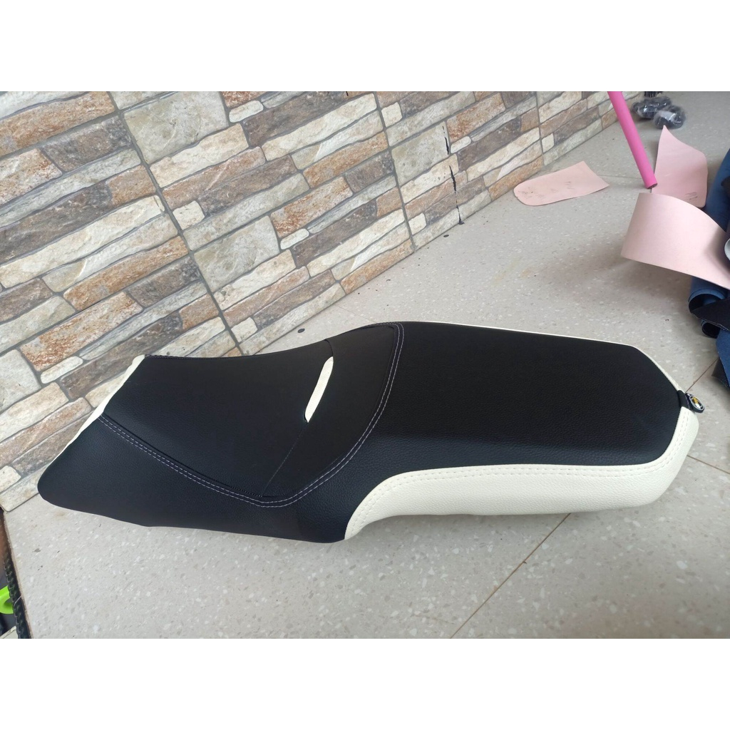 Jok Motor Vixion Old Bahan Mbtech Hitam Lis Putih - Jok Vixion Old Bahan Mbtech - Jok Motor Vixion O
