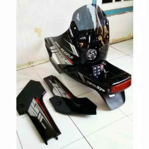 FAIRING NINJA R BEJITA  FAIRING SSR BODY NINJA LAMPU BELAKANG NINJA R BODY SSR HITAM