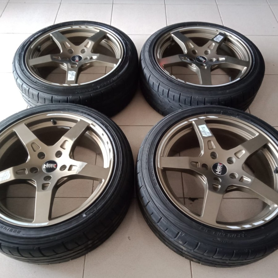 Velg Mobil Bekas Ring 18 PENTE HSR R18 Lebar 8 Lubang 5 BAN 225 45 R18