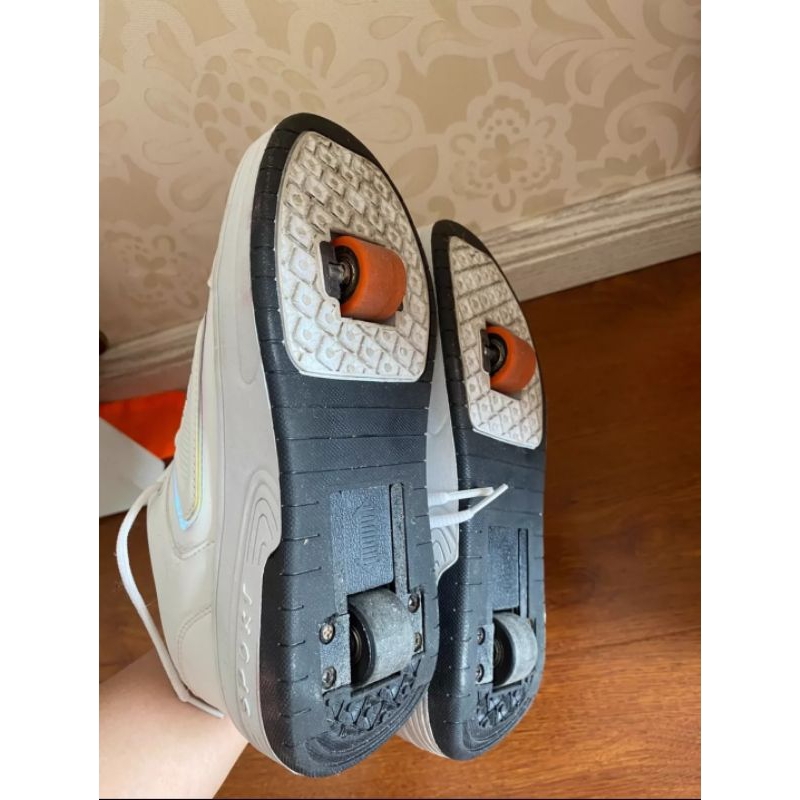 kick roller shoes size 38 putih