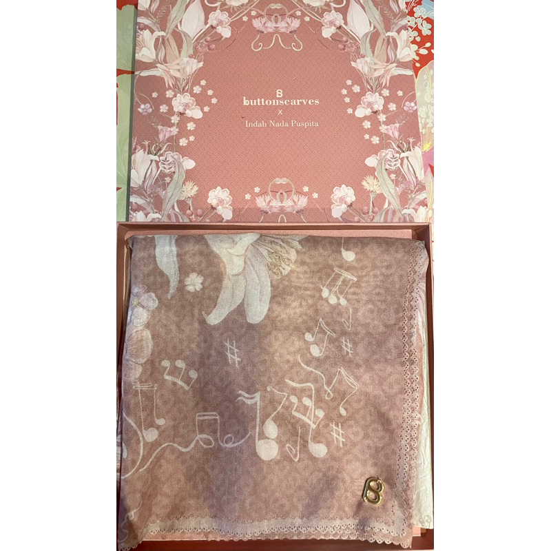 Buttonscarves x Nada puspita The Nada series Gis