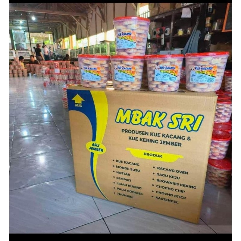 kue Kacang asli JEMBER merk MAK ENAK/MBAK SRI  free TOPLES exp des 2025