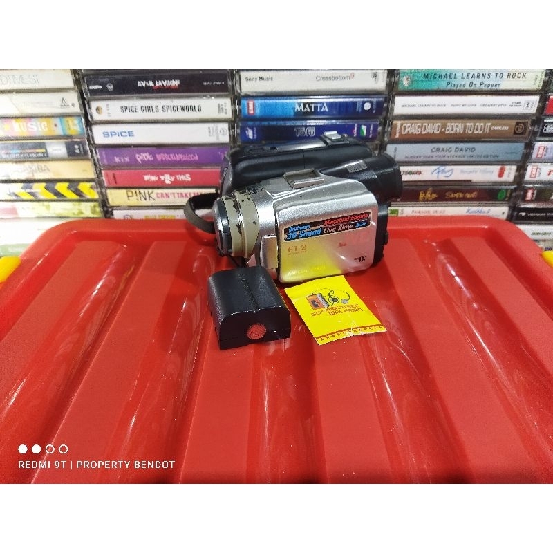 Handycam JVC GR-DF570AC (Nyala butih servis)