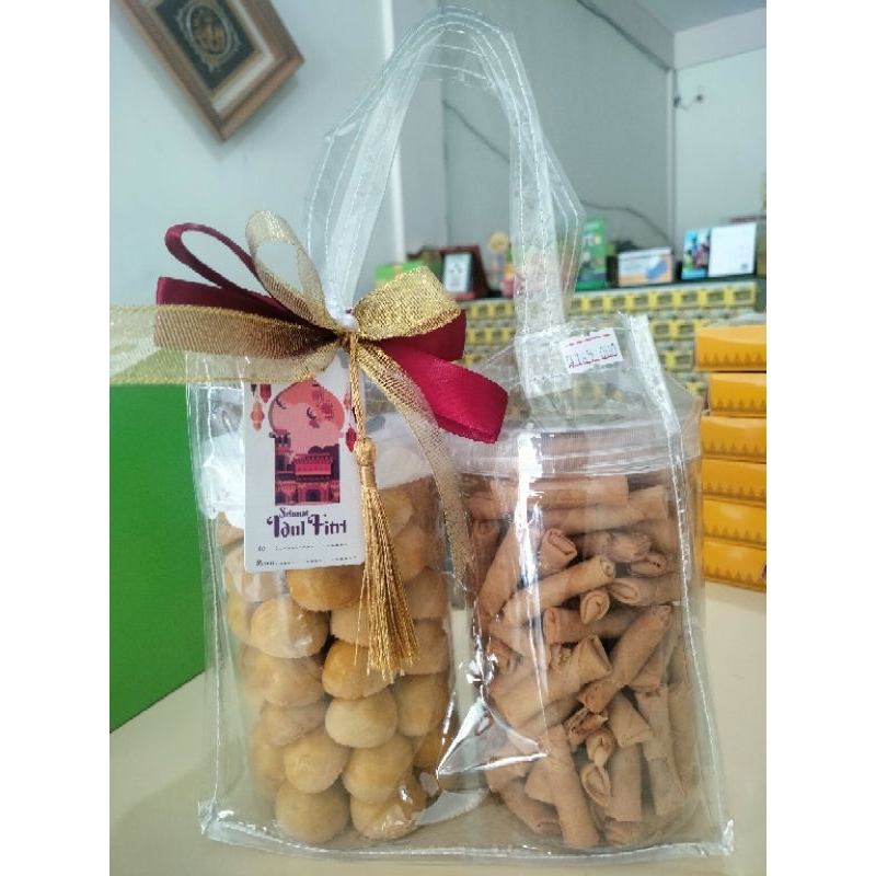 

Hampers lebaran 2toples kue