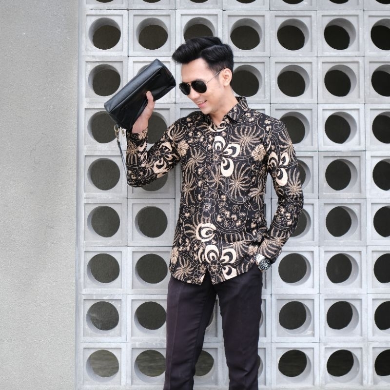 Baju Batik Cowok Laki Laki Terbaru Premium Lengan panjang hitam kombinasi brand resmi kertojoyo baju batik pria exklusif terbaru