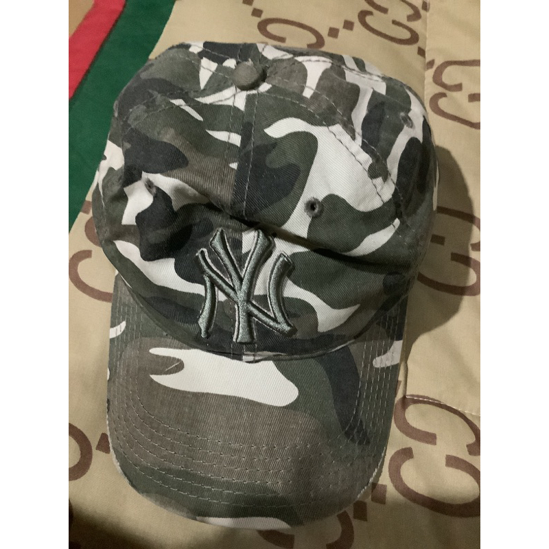 Topi sekon NY Camo Ripped Camo New Era