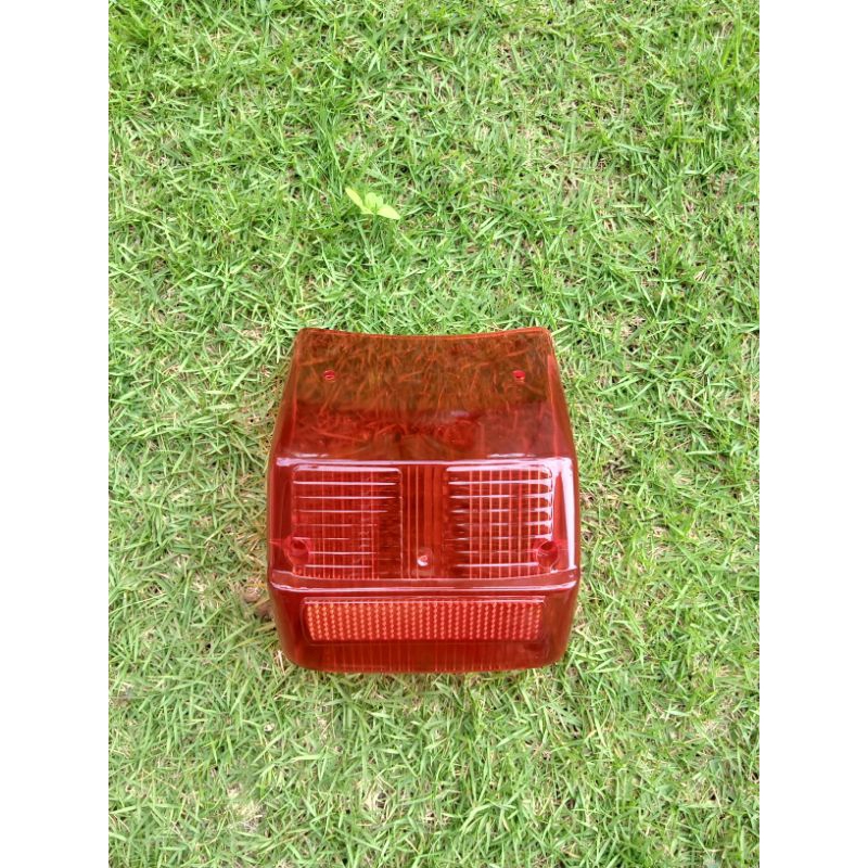 mika lampu belakang vespa super
