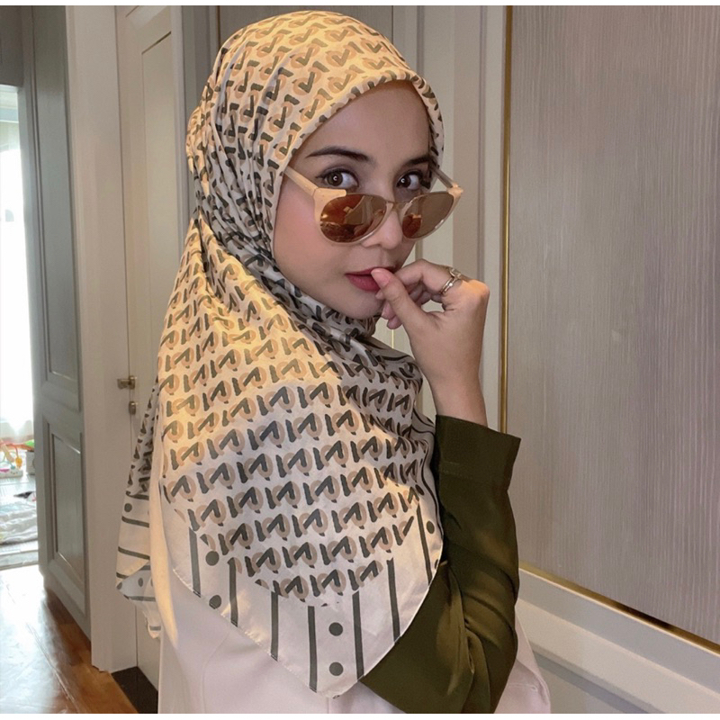 ZASKIA SUNGKAR scarf Preloved