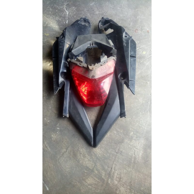 iner body belakang set stoplamp CBR 150R K45A
