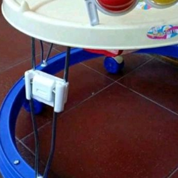 penyangga baby Walker  tajimaku