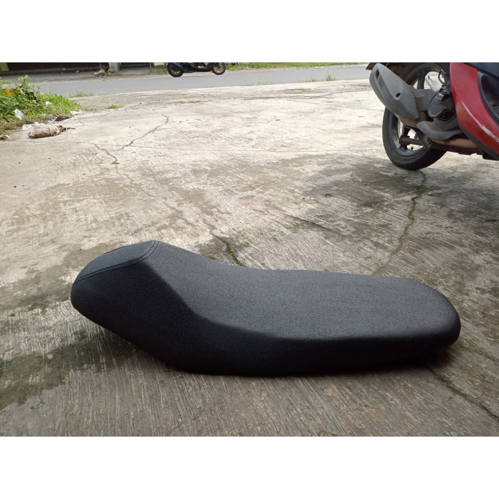 Jok motor revo fi roadrace kulit kasar-Jok motor revo fi-Jok Roadrace revo fi kulit amplas-Jok roadr