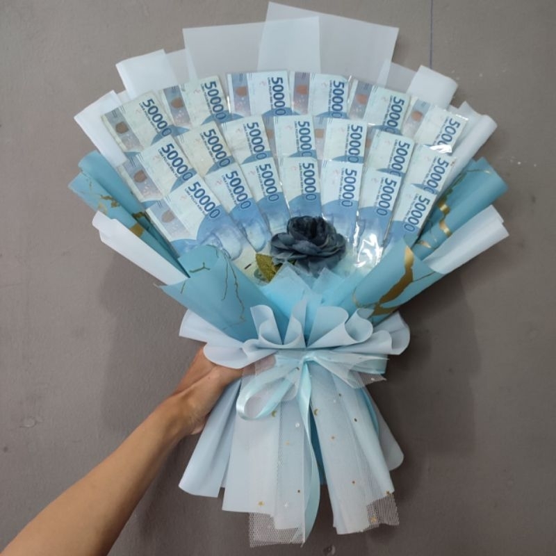 Buket bouquet wisuda pernikahan ulang tahun dan acara besar bisa request warna dan tambah kartu ucapan