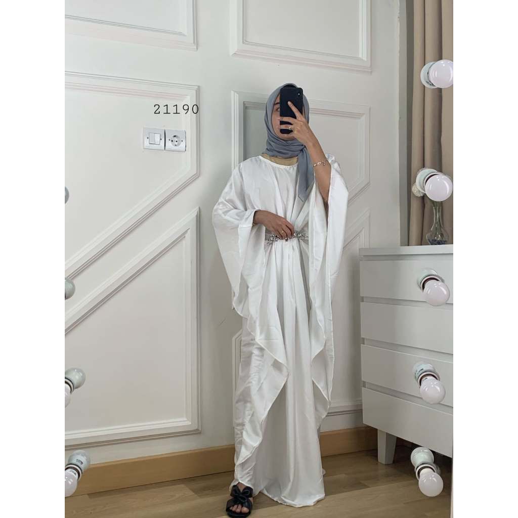 21190 LONG MAXI KAFTAN PUTIH SLIKY JVCO VARIASI ACC PINGGANG GAMIS KALONG PUTIH BAJU LEBARAN WANITA 