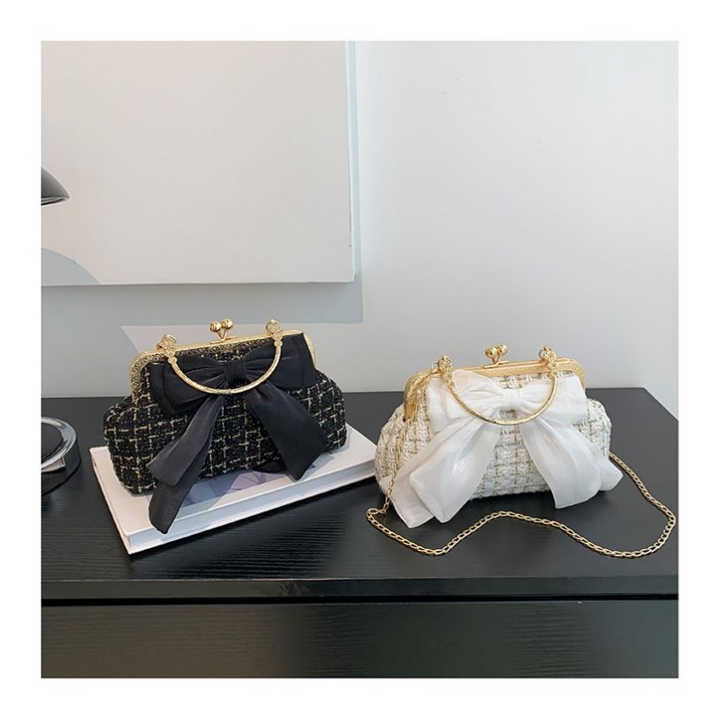 Tas Pesta Pita Rajut Clutch Kondangan Elegan, Bahan Rajut Pita dengan Dua Pilihan Warna Hitam dan Pu