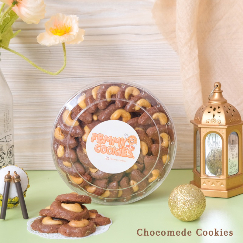 

KUE LEBARAN / KUE KERING CHOCOMEDE