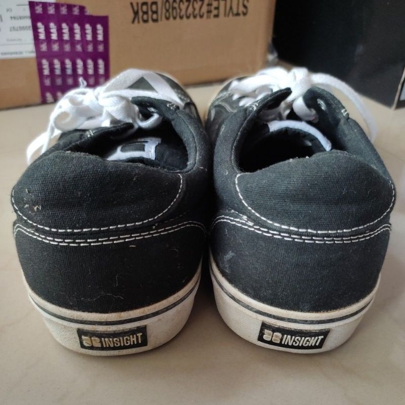 Sepatu Insight Black