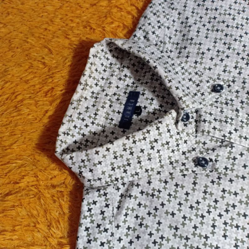 Kemeja print polkadot Junmen tebal