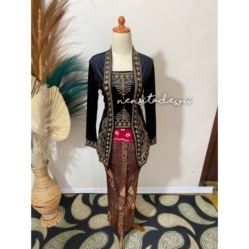 [1 SET] Kebaya Bordir Nawang + Rok Plisket / Banyak Pilihan Motif