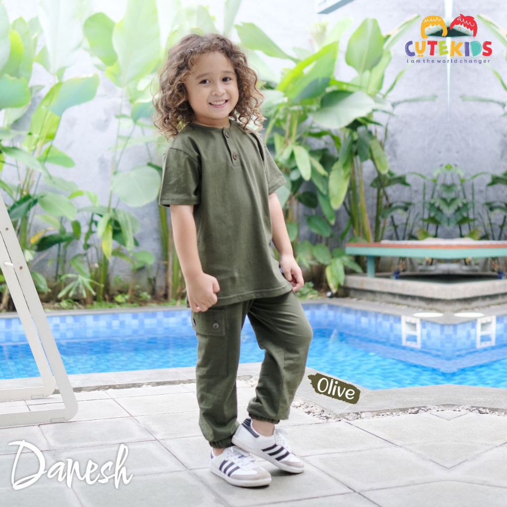 Nauree - Setelan Danesh Unisex Anak Laki Laki Perempuan One Set Casual Bahan Cotton Combed 24s Kualitas Premium Untuk Jalan Jalan Polos Berkancing Lembut Modern Lucu Trendy Murah Jahitan Rapih