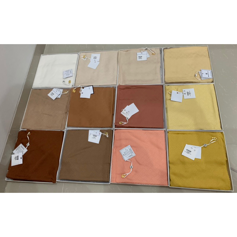 buttonscarves everyday tapis embossed