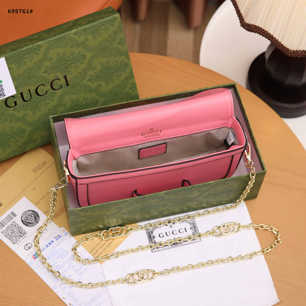 GC Crossbody Bag in Leather 699761