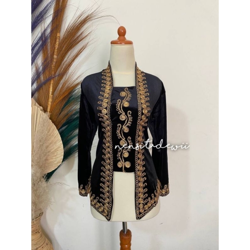 Kebaya Bordir Zirconia, Model Kutubaru - Warna Hitam