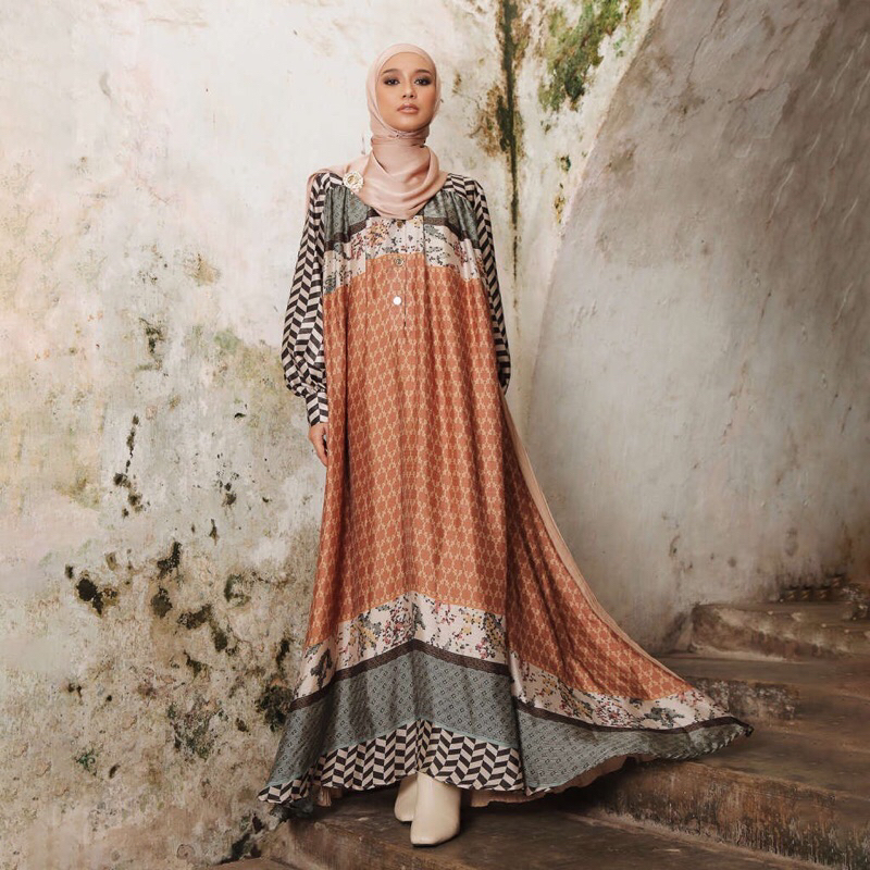 ZASKIA SUNGKAR Layla dress brick by zaskia sungkar || ALAYYASERIES BY ZS