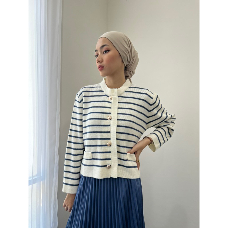 JISOO STRIPES KNIT CARDIGAN