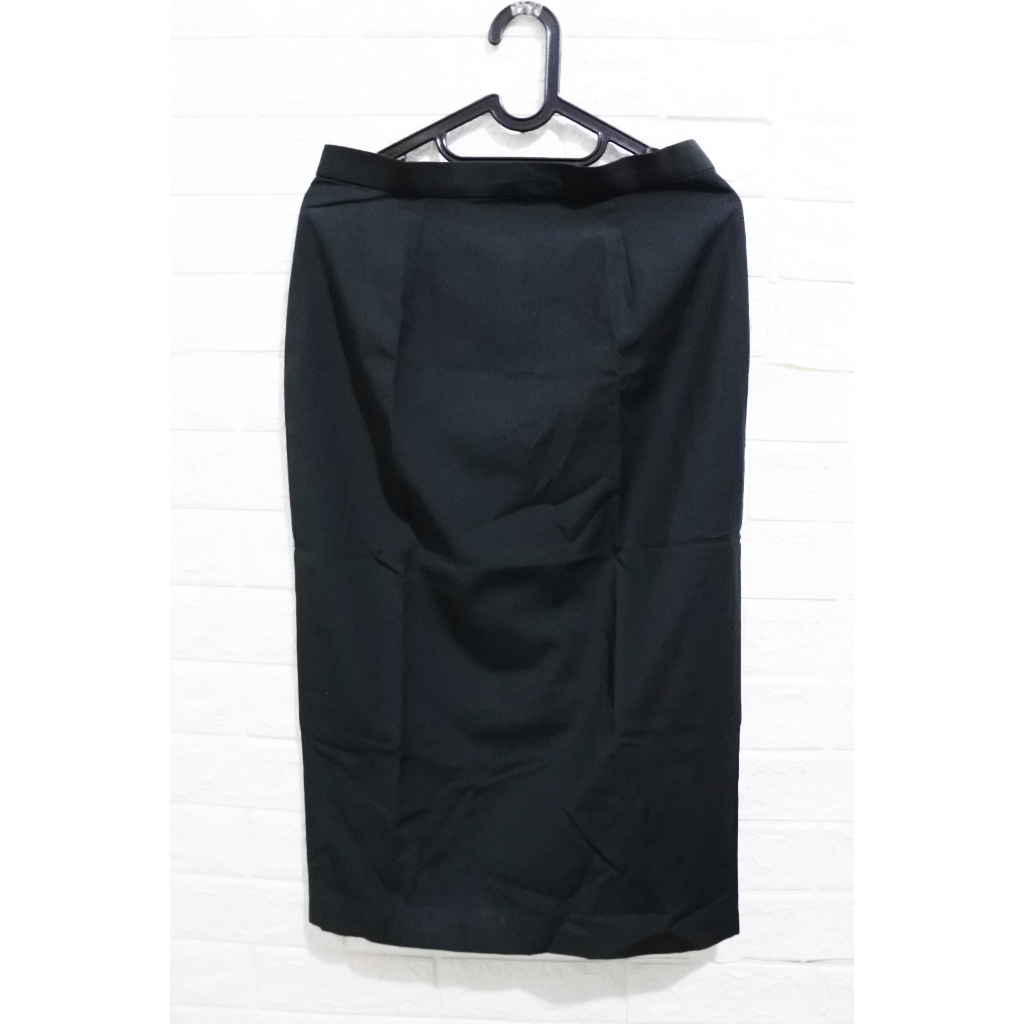 (Preloved) Rok hijau army formal kerja midi wanita tebal