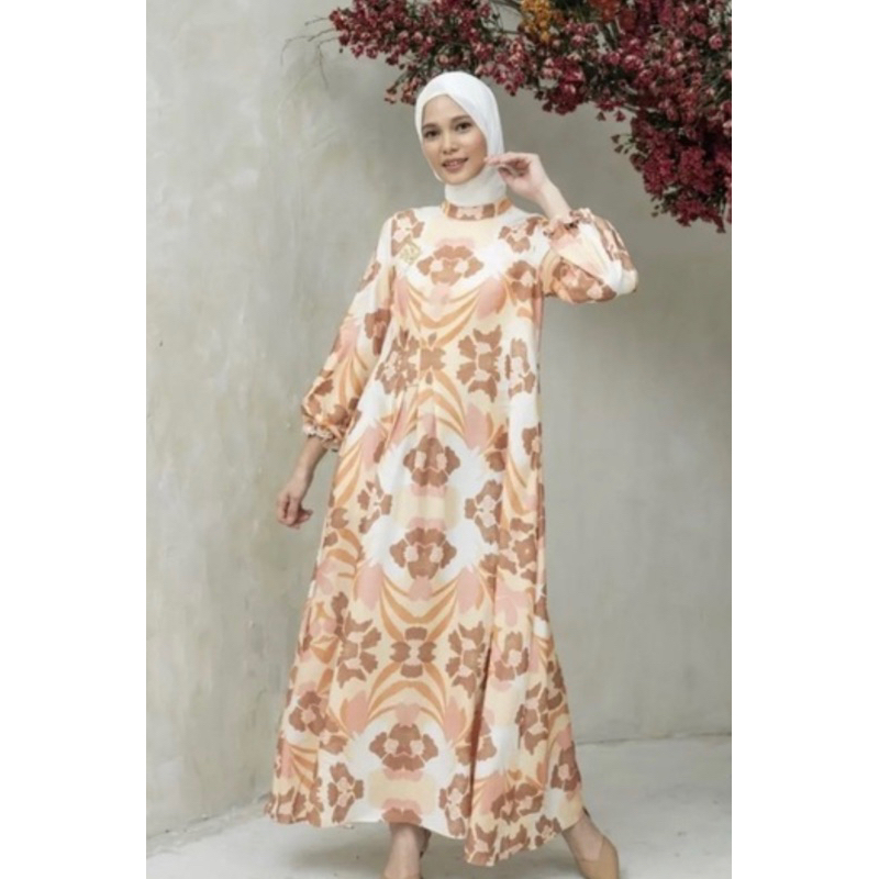 Sheila dress in Peach Wearing Klamby