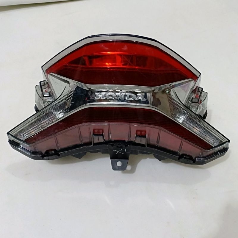 lampu stoplamp lampu belakang pcx 150 original ahm honda