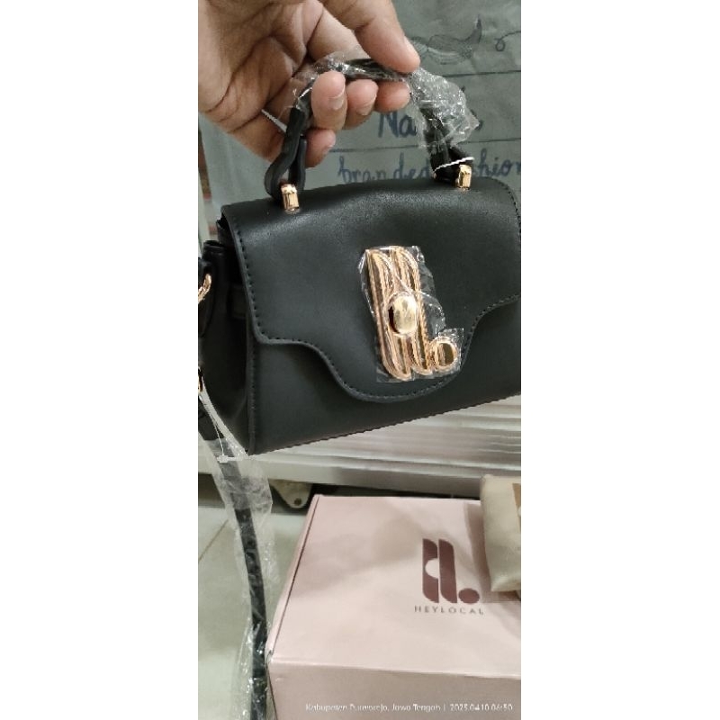 levaughn heylocal.id mini black