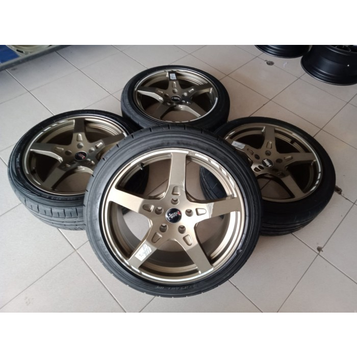 Velg Mobil Bekas HSR PENTE Ring 18 Lebar Velg 8 Lobang Baut 5X114 Ban 225 45 R18 Accelera
