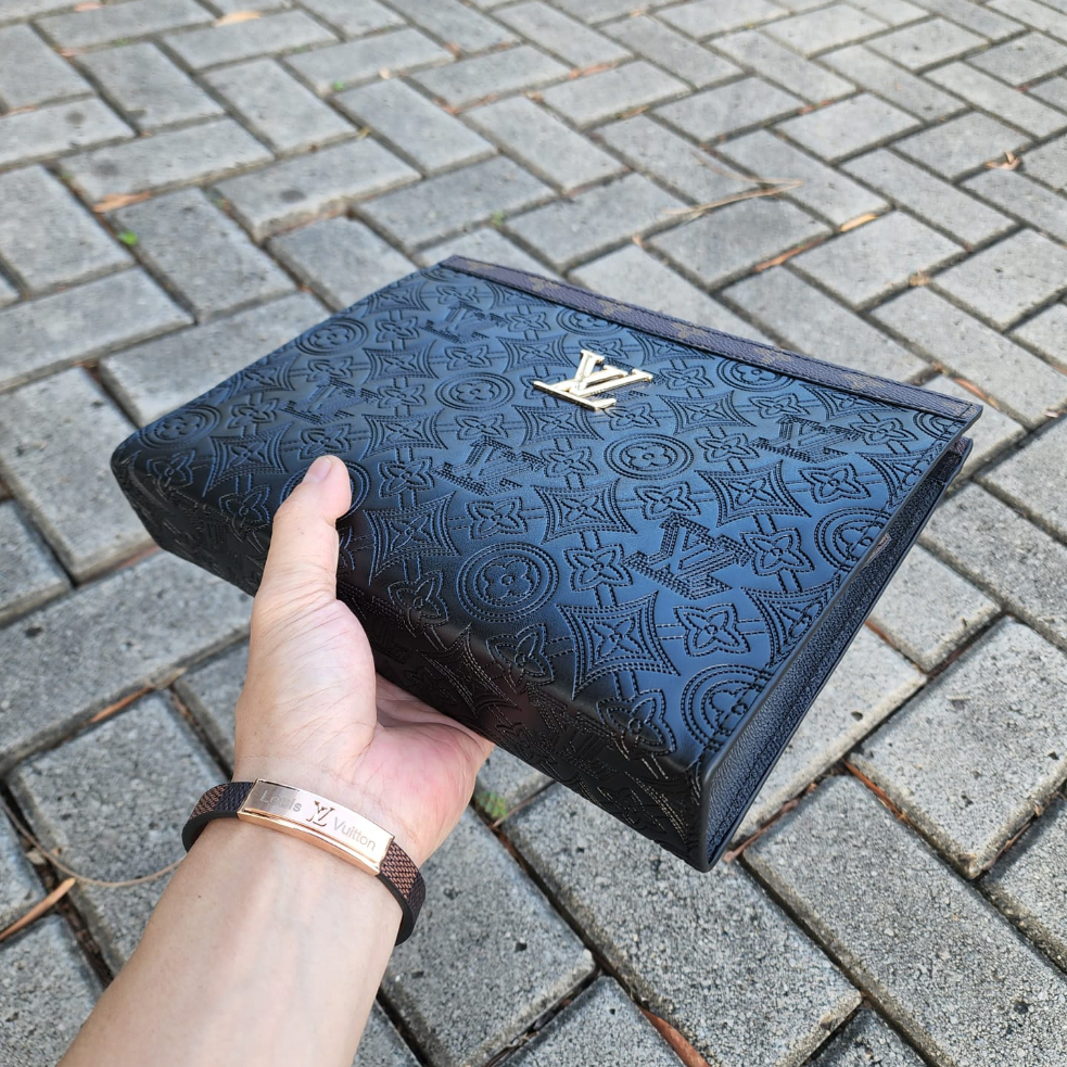 8302 Clutch L Vuitton %Free Sarunf+BubbWrap%