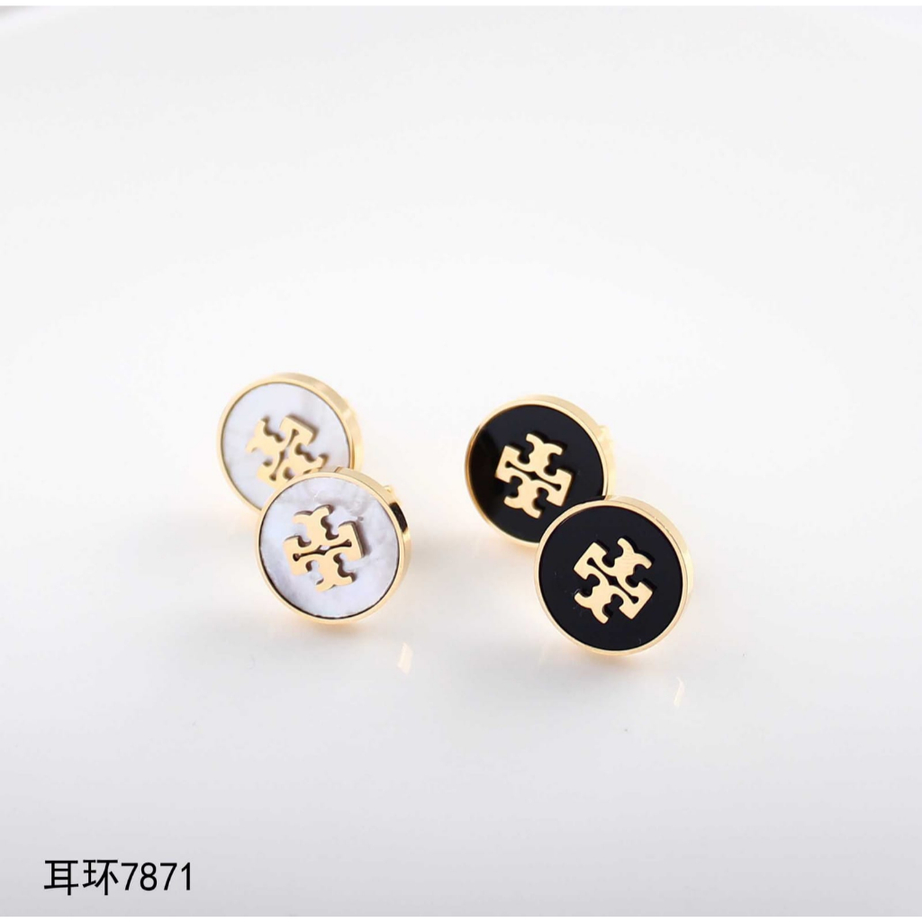 Anting Titanium Mata Hitam Dan Putih Perhiasan Fashion 7871